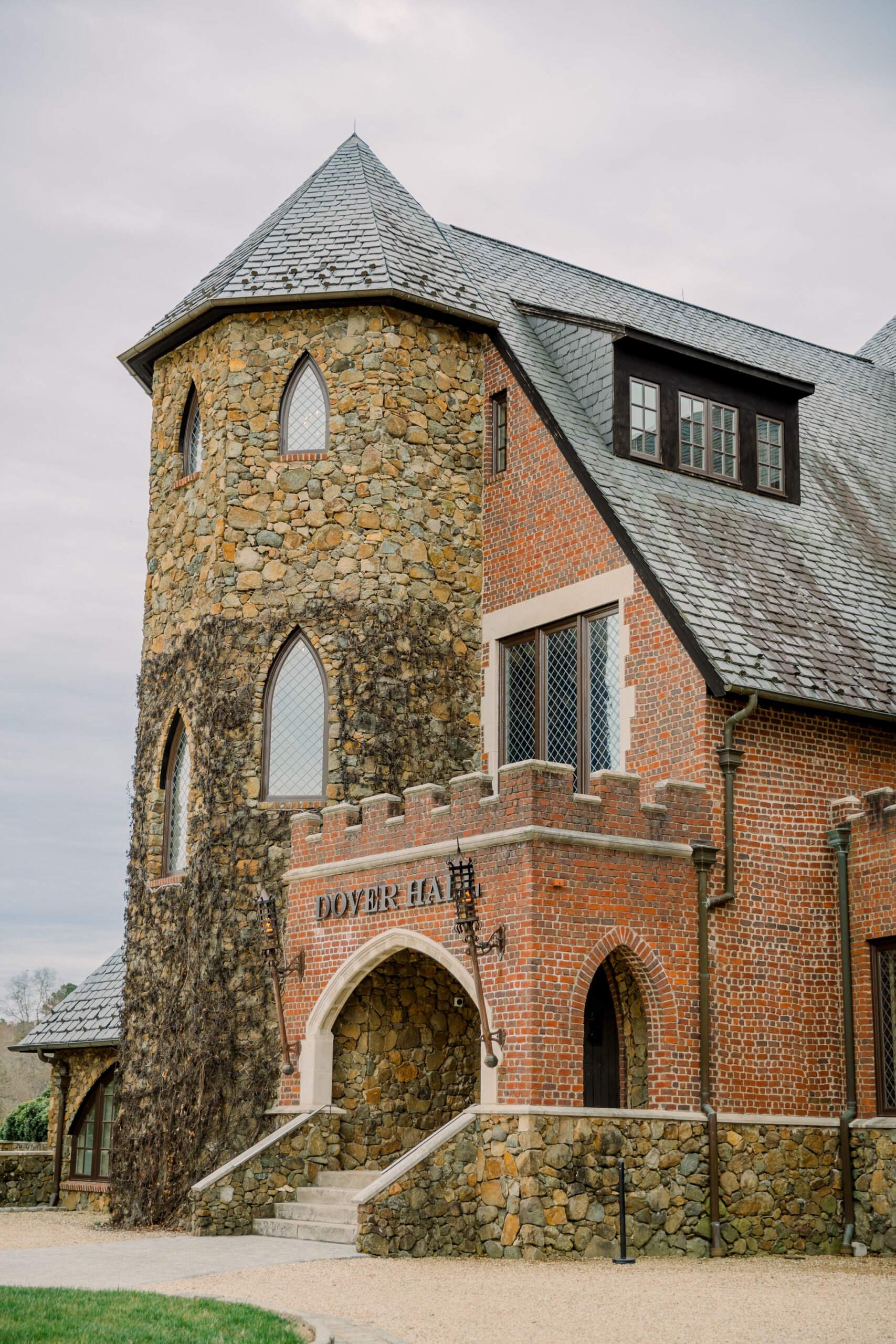 the entrance of Dover Hall, a historic and grand wedding venue in Manakin-Sabot, VA