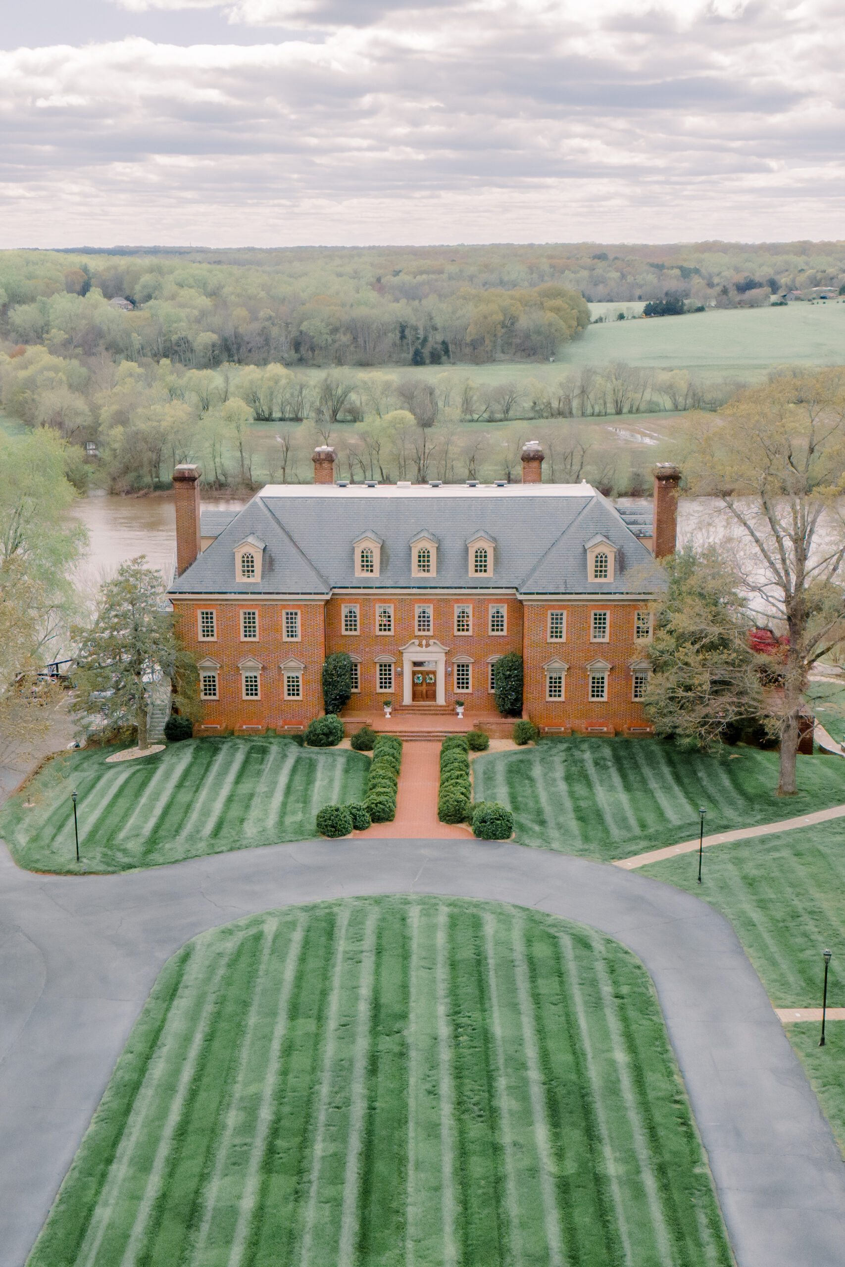 drone image of the Estate at River Run wedding venue in the Richmond, VA area