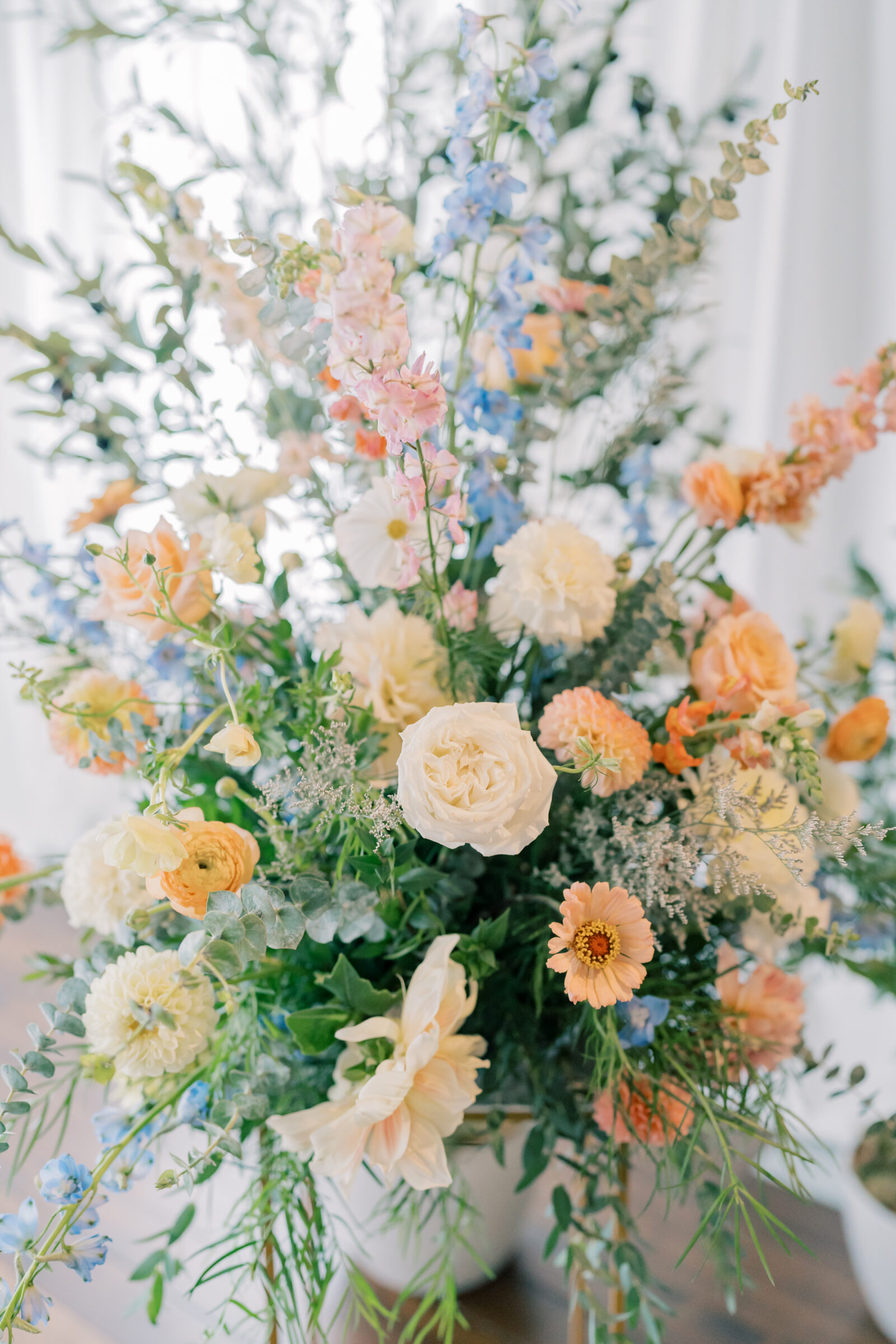 Colorful wedding ceremony florals, perfect for 2025 Richmond wedding trends