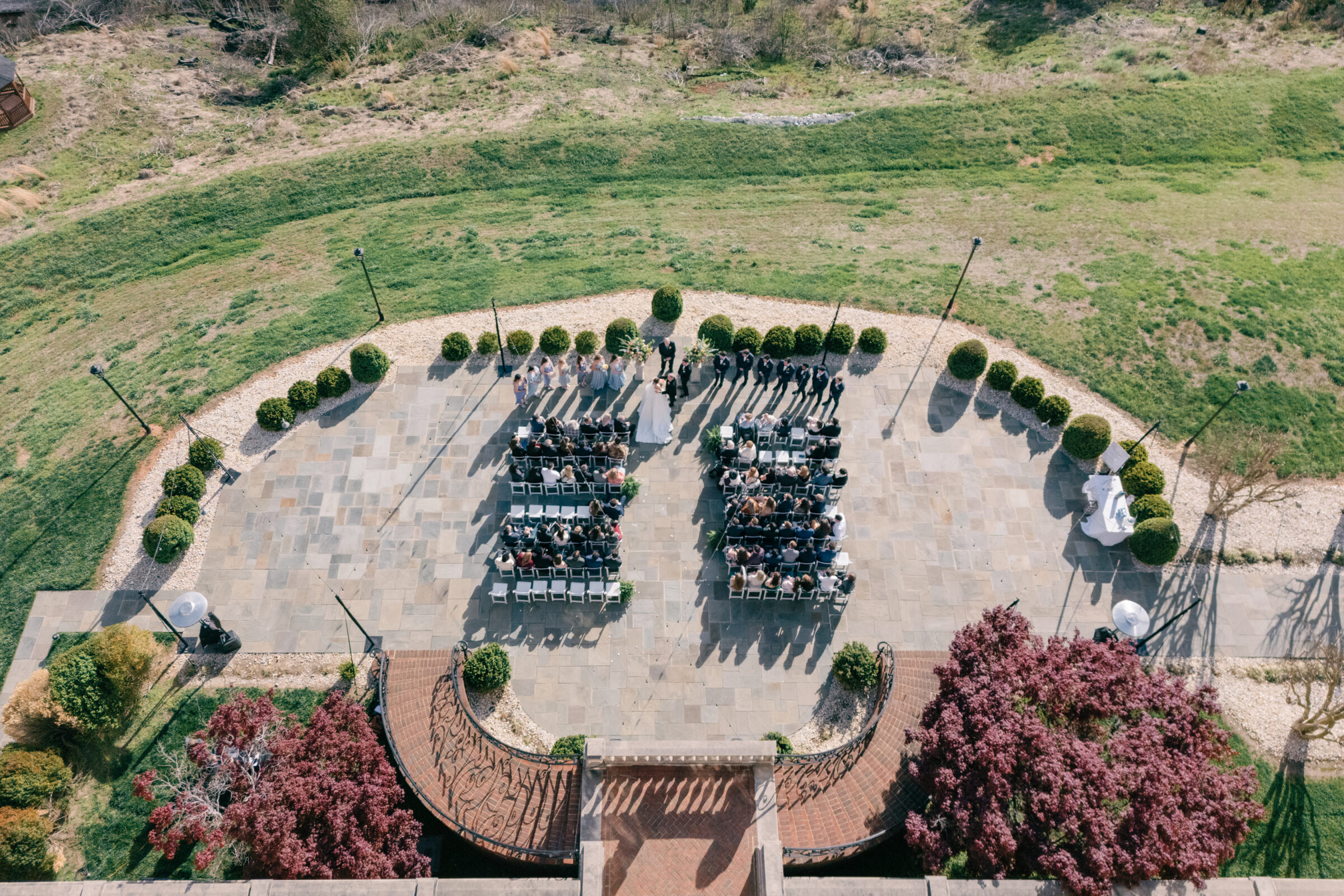 Wedding at the Estate at River Run in Maidens, VA | Wedding Photographer in Richmond | drone photo of a wedding ceremony at the Estate at River Run in RVA