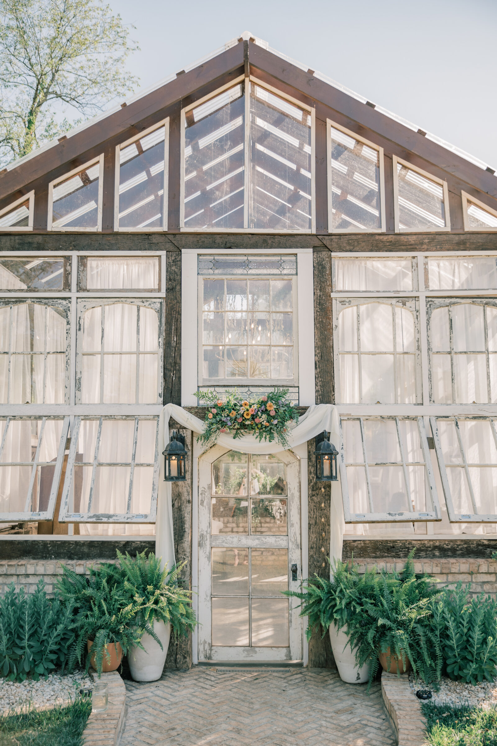 Wedding at Three Oaks Manor in Madison Heights, VA | Virginia Wedding Photographer | greenhouse at Three Oaks Manor in Virginia