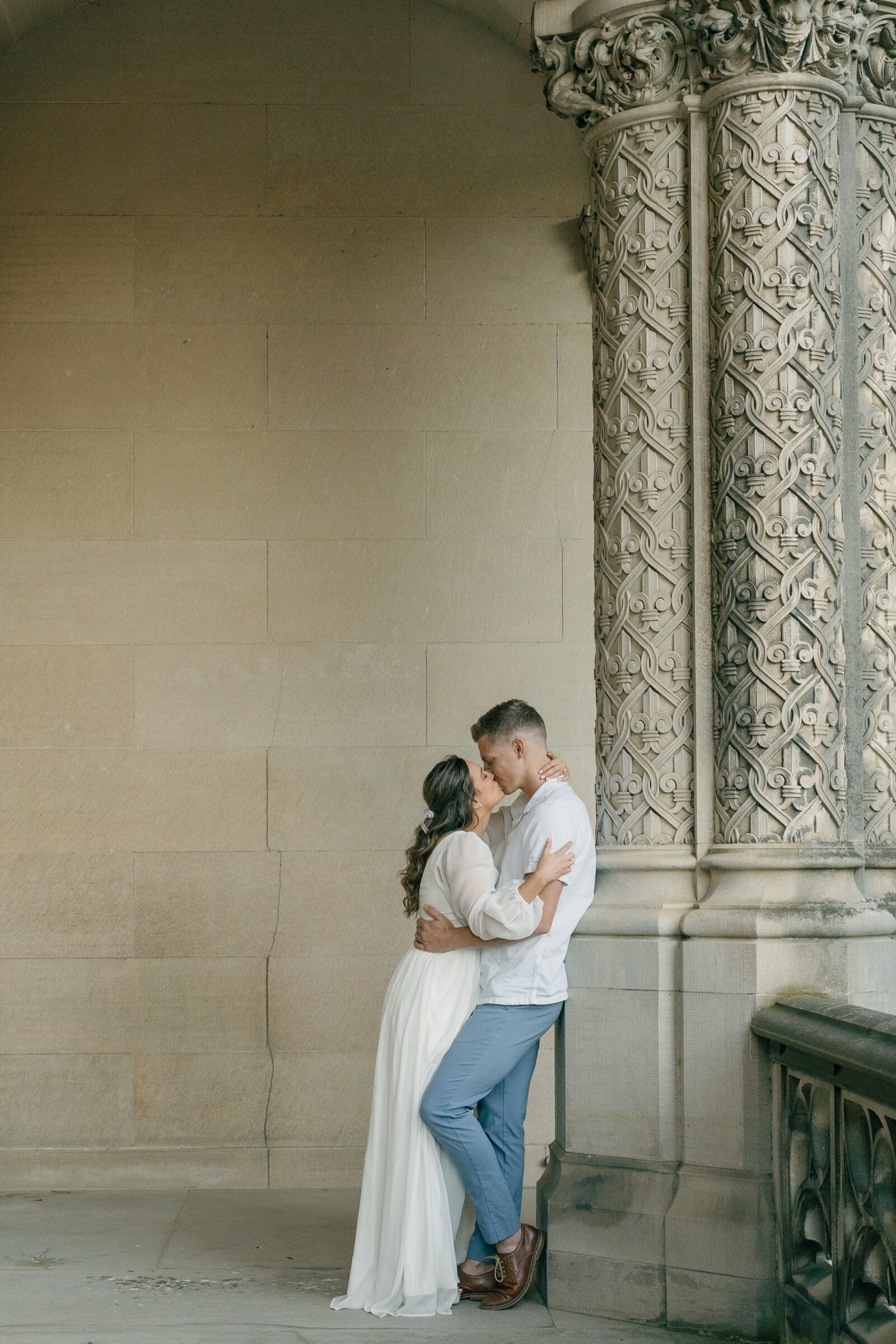 Couple share a kiss at Biltmore House