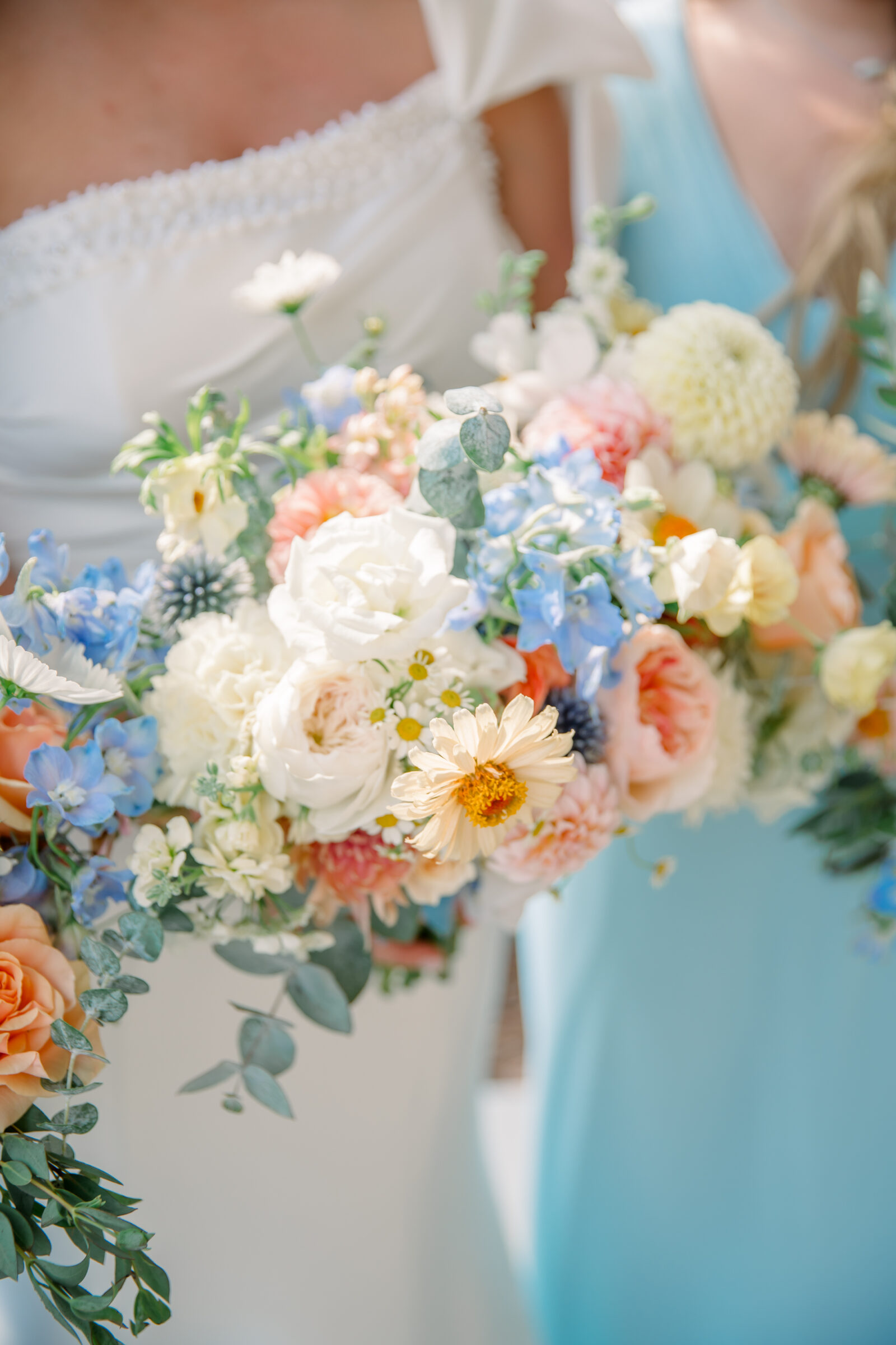 Bristol Train Station Wedding | bride and bridesmaid bouquets