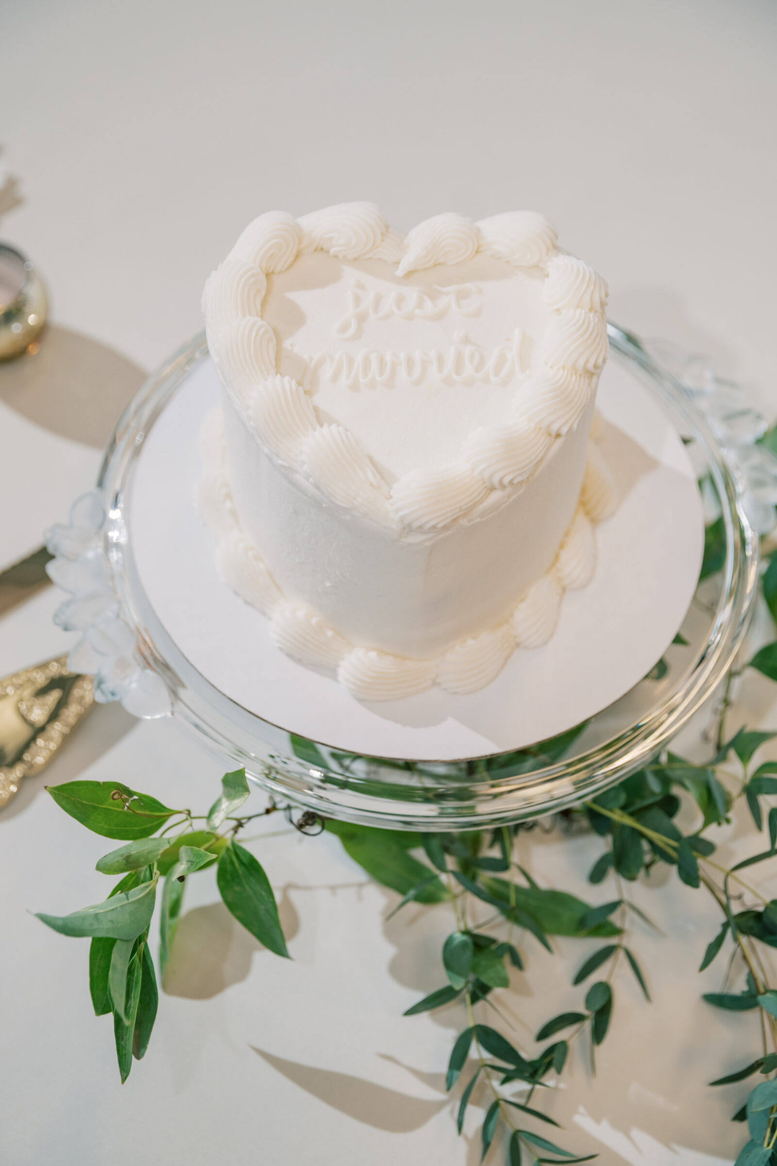 Bristol Train Station Wedding | vintage style wedding cake
