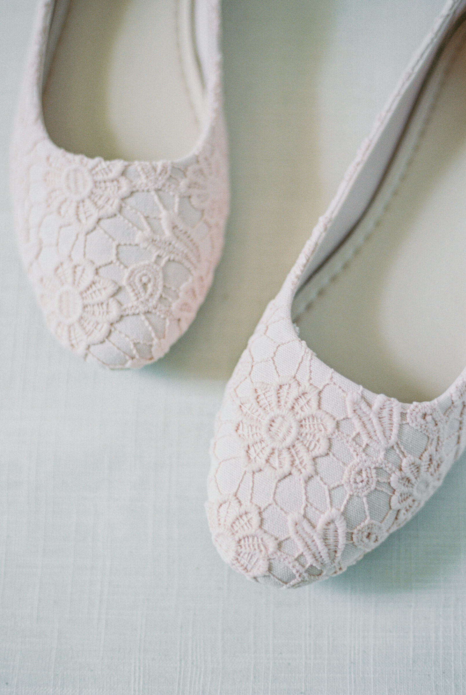 Abingdon VA Wedding Photographer | detail photo of pink lace bridal shoes